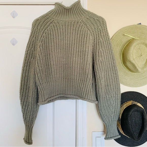 NWT H&M Women’s Green Chunky Knit Cropped Turtleneck Sweater | Size: S - Picture 7 of 10